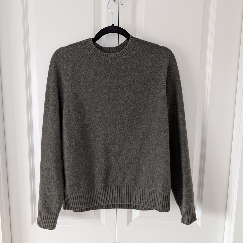 NAADAM "The Luxe Cashmere Crewneck Sweater" In Olive